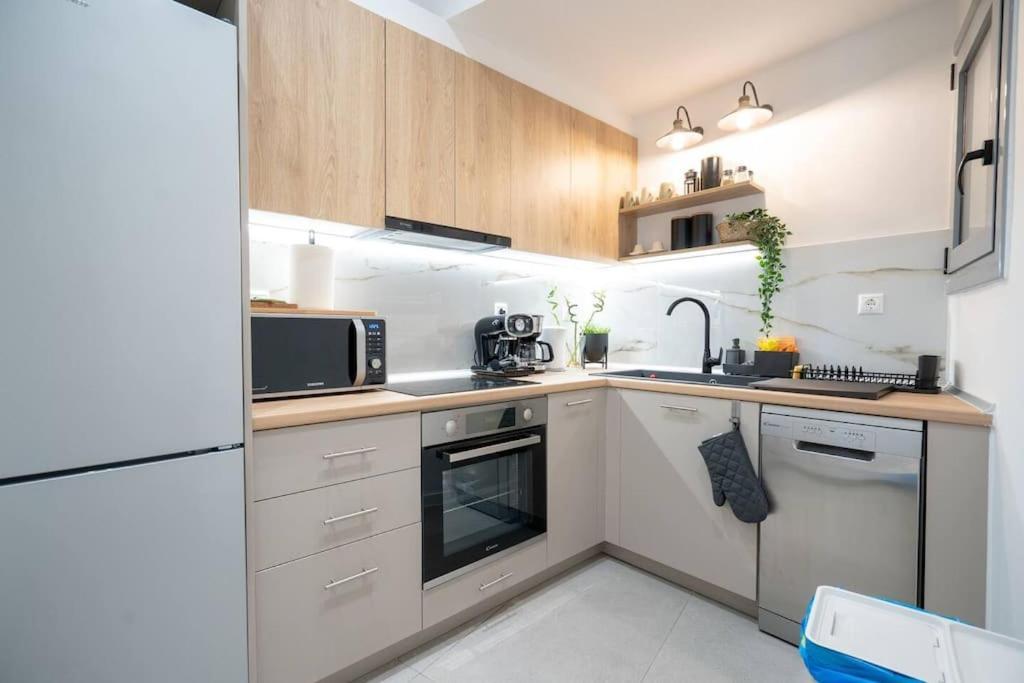 Piraeus Cozy Apartment For 4 Persons Exterior foto